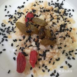 马老六安宁店与雨轩斋 兰州清真餐饮中的酸奶风味探寻